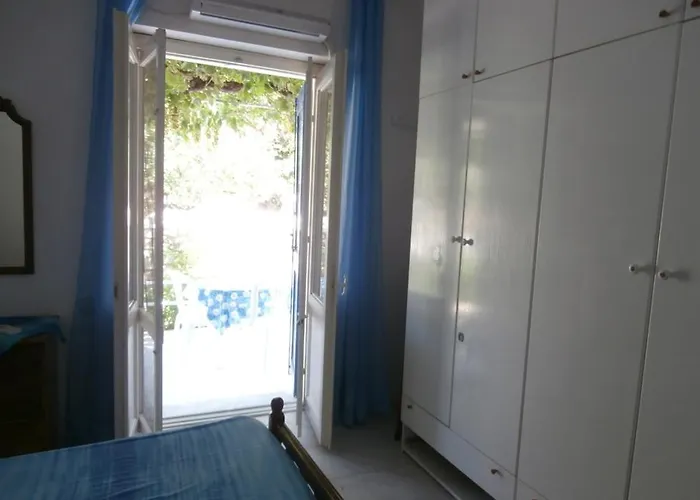 Irenulla * Ποσειδωνία